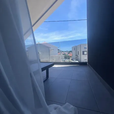 I-lux 扎达尔